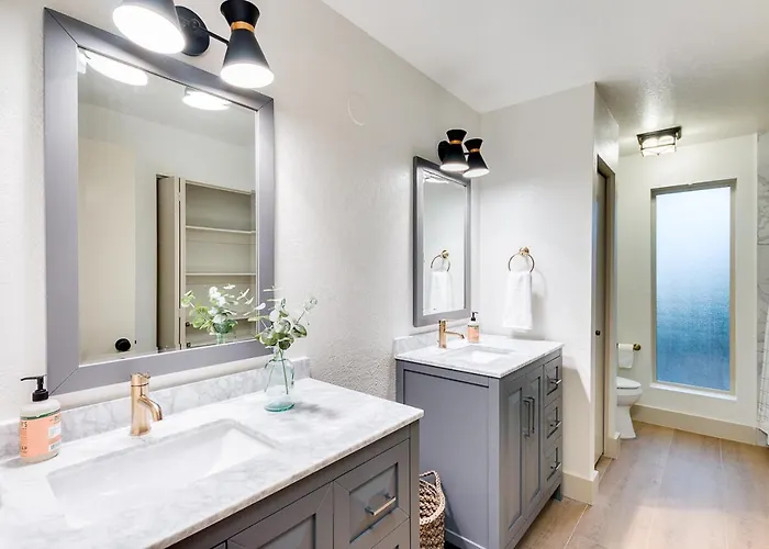 Olive Tree Retreat - Heated Pool, Patio & Privacy Ferienhaus *