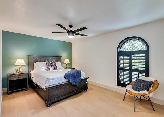 Ferienhaus Olive Tree Retreat - Heated Pool, Patio & Privacy Scottsdale