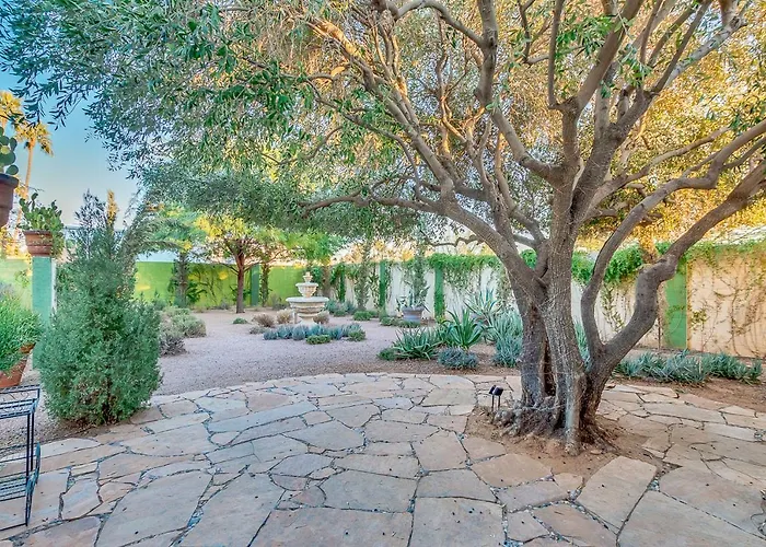 Ferienhaus Olive Tree Retreat - Heated Pool, Patio & Privacy *