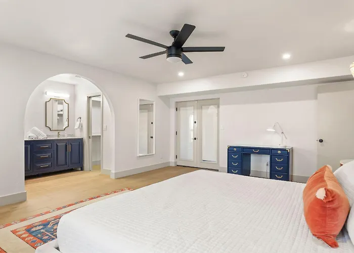 Olive Tree Retreat - Heated Pool, Patio & Privacy *