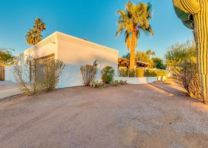 Olive Tree Retreat - Heated Pool, Patio & Privacy Ferienhaus