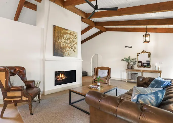 Ferienhaus Olive Tree Retreat - Heated Pool, Patio & Privacy *