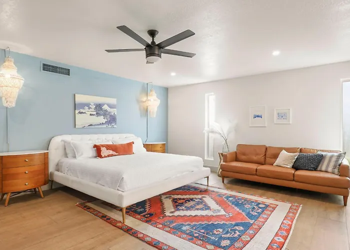 Olive Tree Retreat - Heated Pool, Patio & Privacy