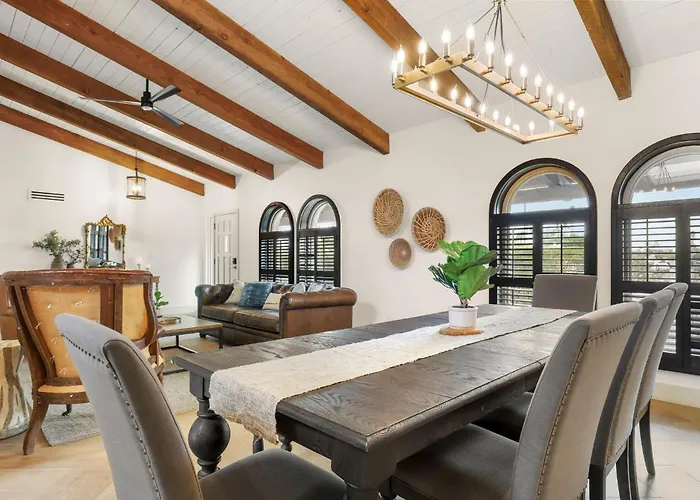 Olive Tree Retreat - Heated Pool, Patio & Privacy Ferienhaus *